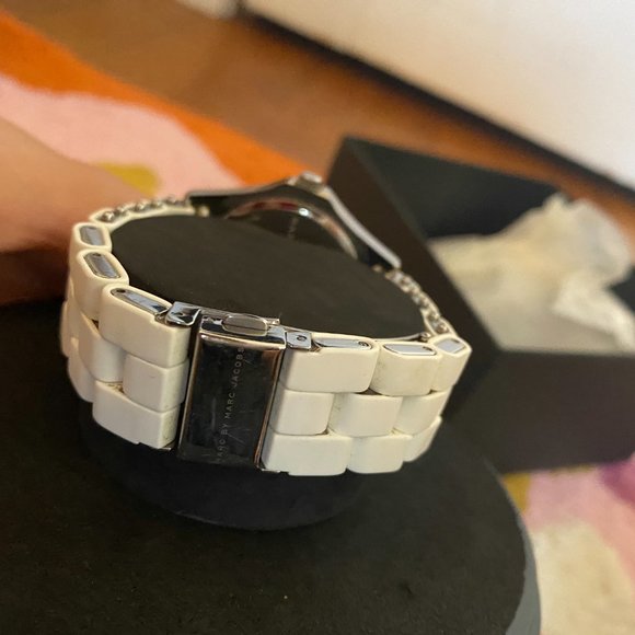 Marc by Marc Jacobs White Watch with crystals and silicone strap - Picture 8 of 9